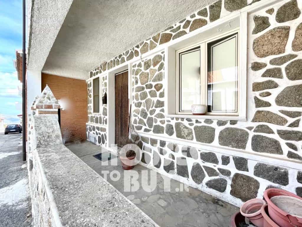 Multiple Houses in Carfizzi, Calabria 12188404
