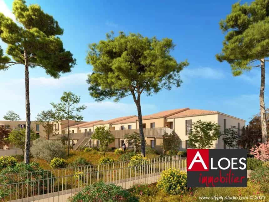Condominium in Aigues-Mortes, Occitanie 12188441
