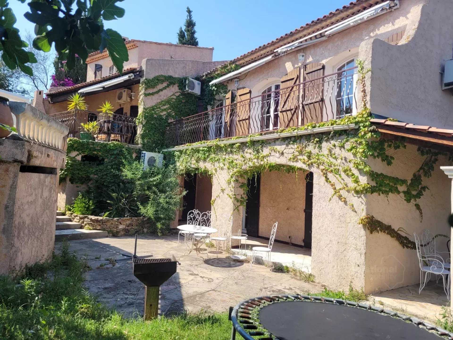 casa en La Seyne-sur-Mer, Provence-Alpes-Cote d'Azur 12188477