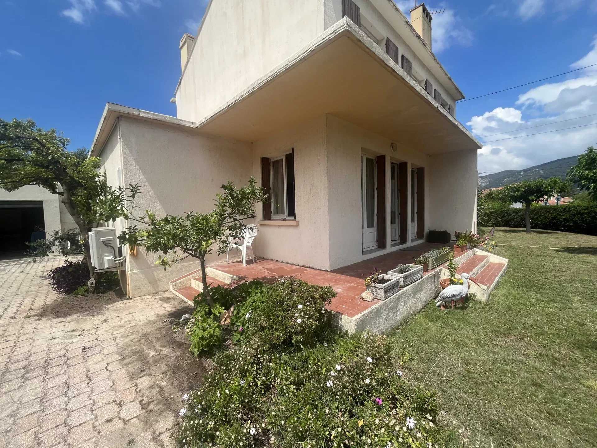 House in La Garde, Provence-Alpes-Cote d'Azur 12188479
