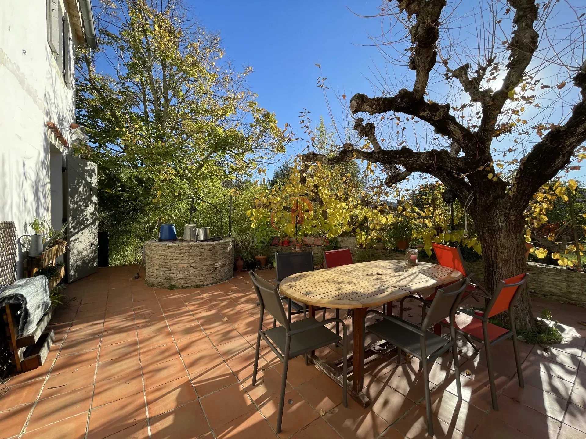 casa no Le Beausset, Provence-Alpes-Cote d'Azur 12188499