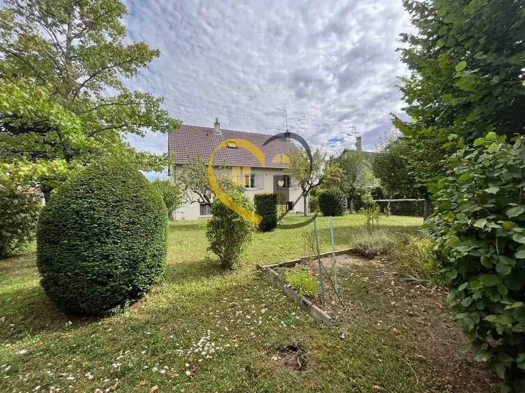 House in Saint-Doulchard, Centre-Val de Loire 12188510