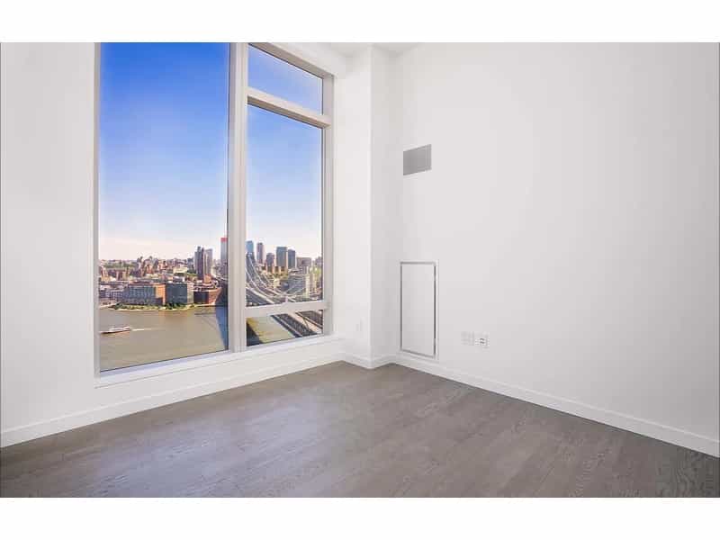 Condominium in New York, New York 12189633