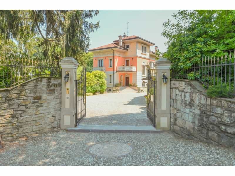 rumah dalam Gignese, Piedmont 12189634