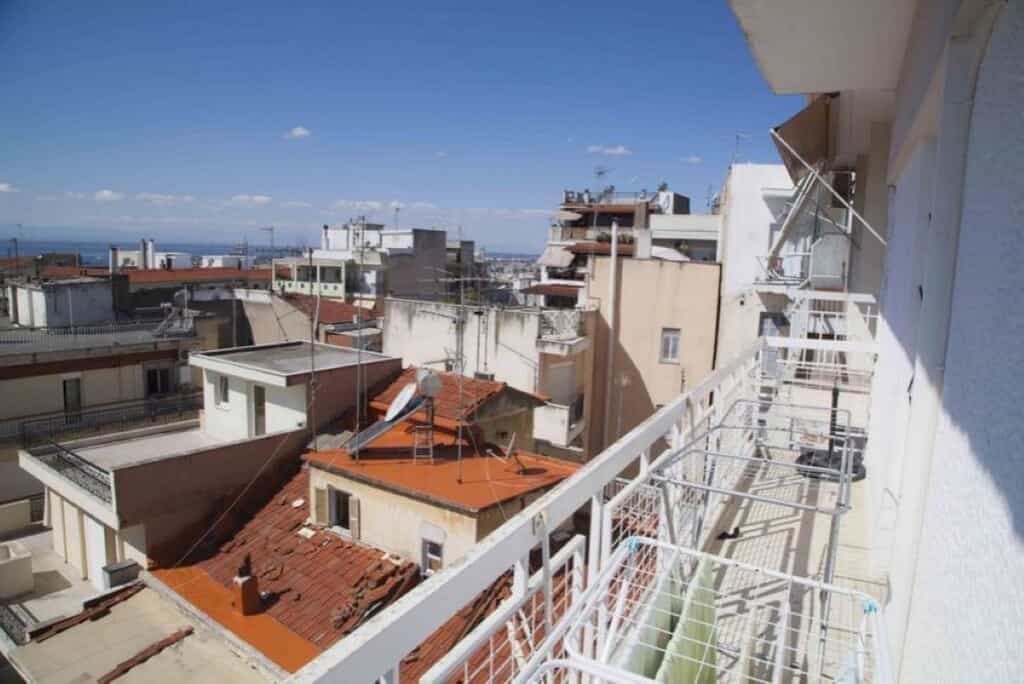 Condominium in Thessaloniki,  12189646