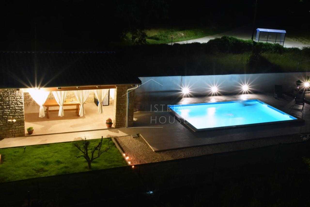 بيت في Svetvinčenat, Istria County 12189654