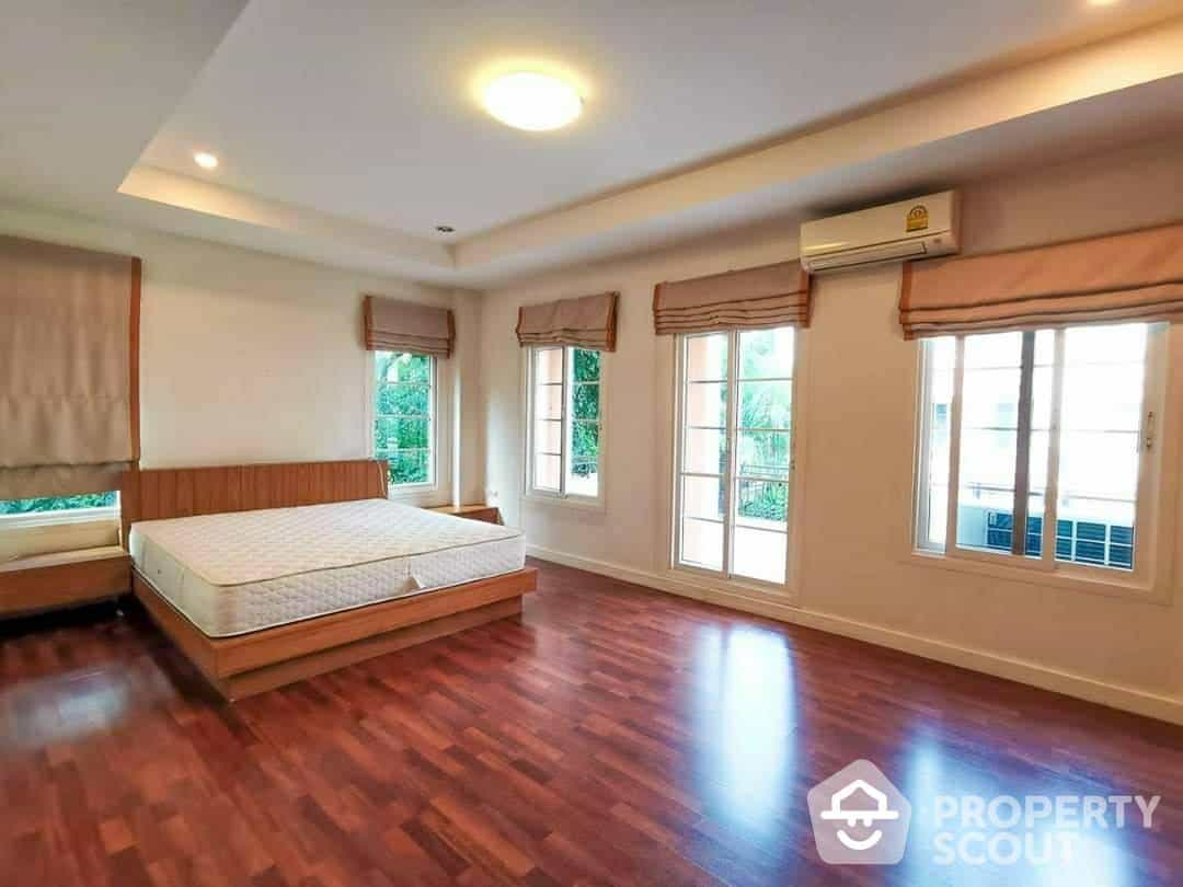 Будинок в Ban Bang Krabueang, Самут Пракан 12190150