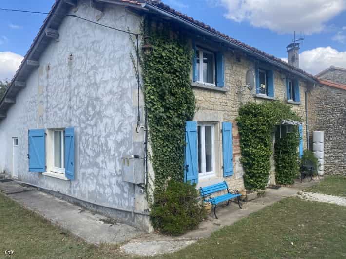 Huis in Champagne-Mouton, Nouvelle-Aquitanië 12191270