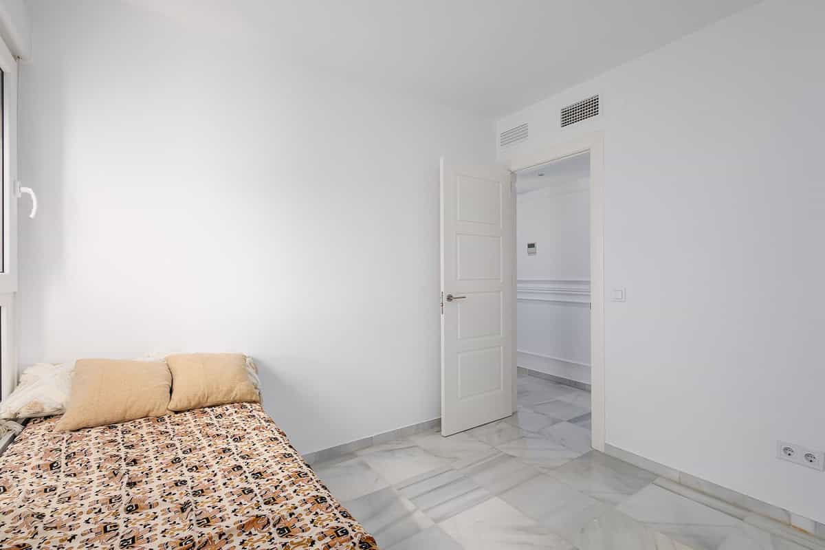Condominium in Malaga, Andalusia 12192295