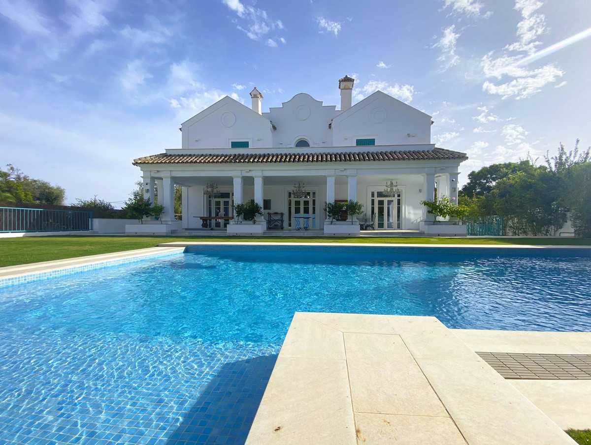 House in Marbella, Andalusia 12192324