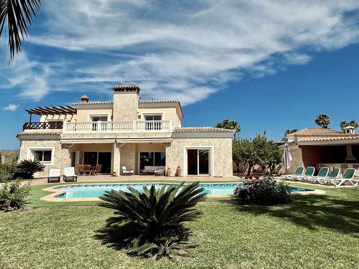 House in Fuengirola, Andalusia 12192539