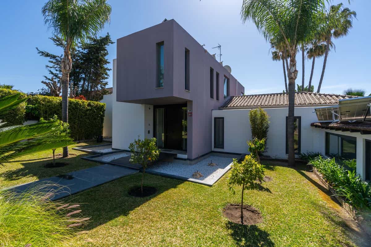 House in Estepona, Andalusia 12192673