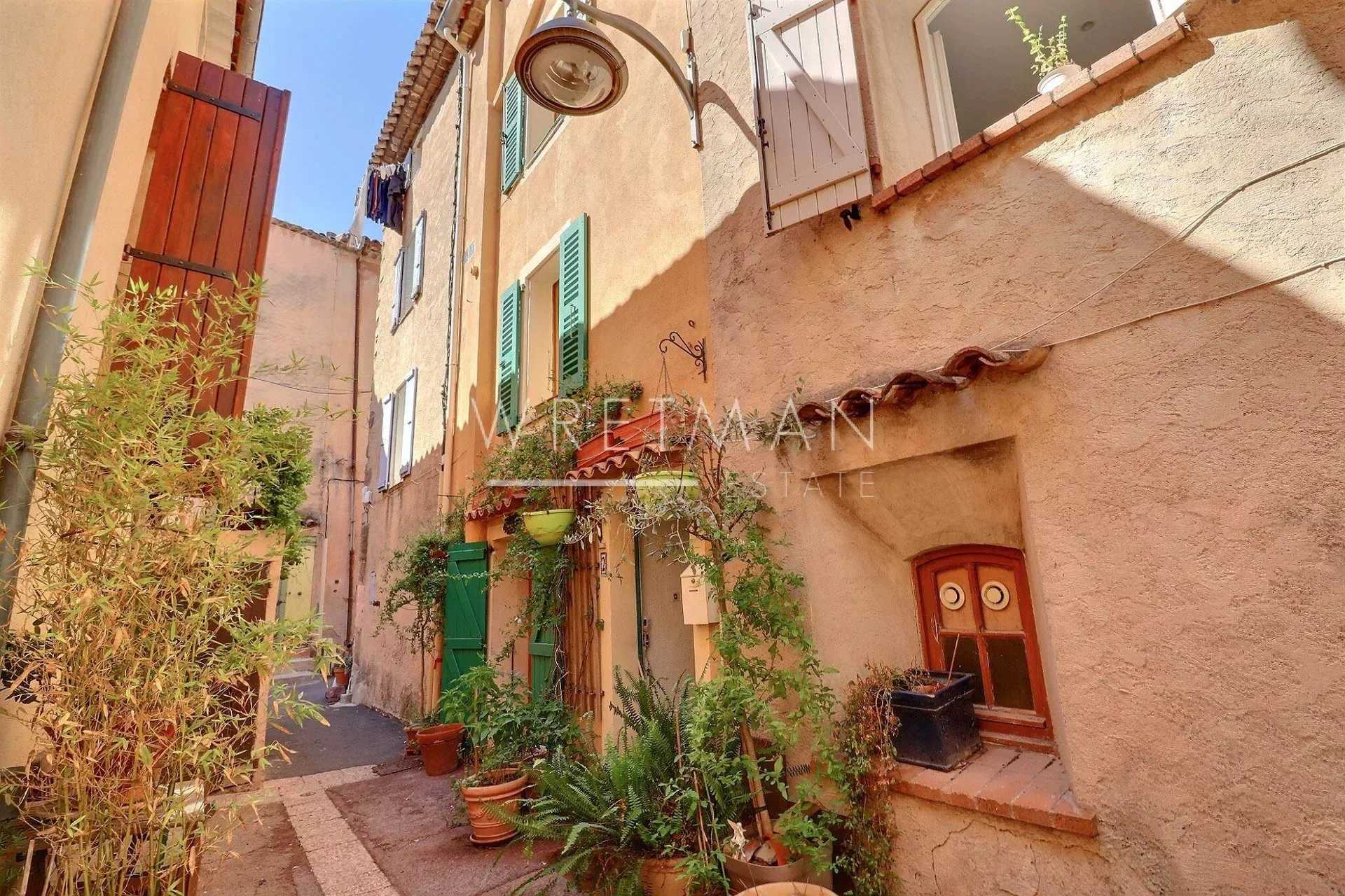 casa no Roquebrune-sur-Argens, Provença-Alpes-Costa Azul 12193899