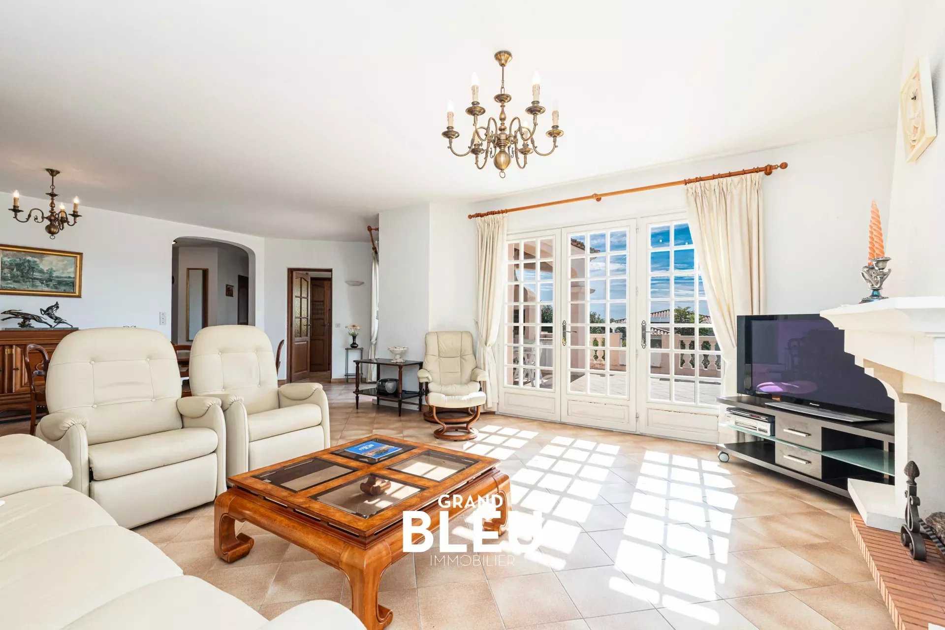 House in Nice, Alpes-Maritimes 12193915