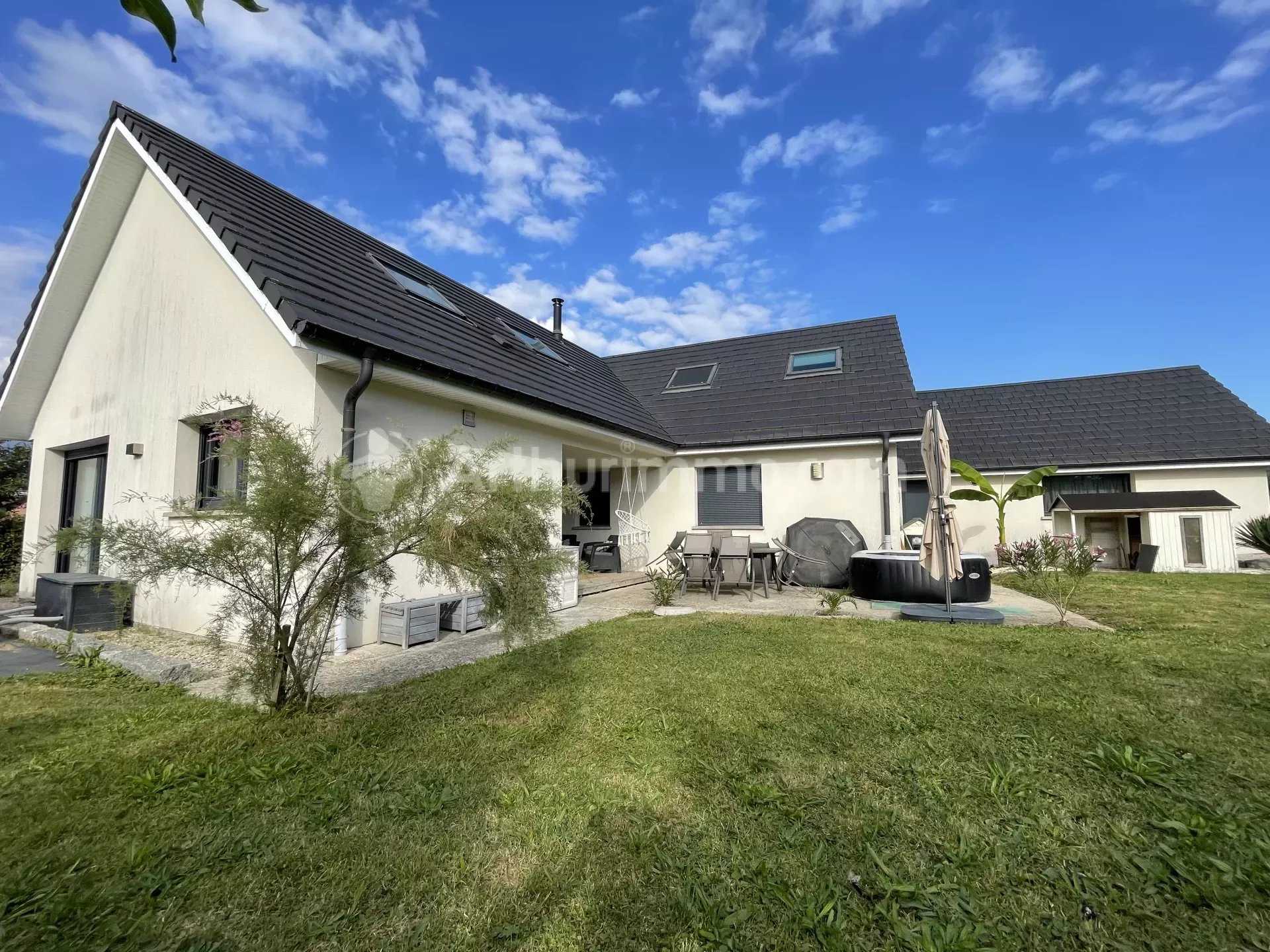 House in Montbeliard, Bourgogne-Franche-Comte 12193959