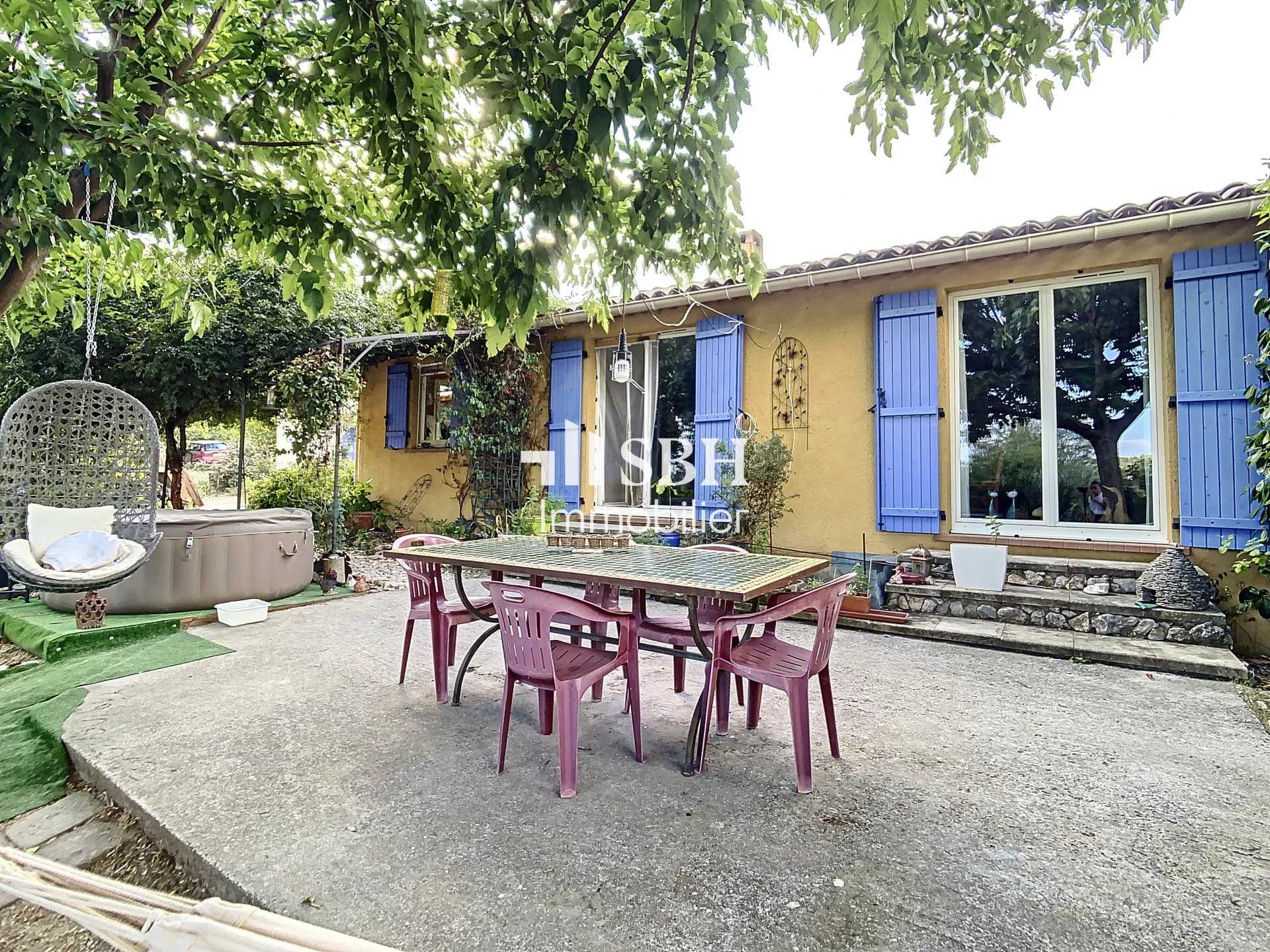casa no Saint-Saturnin-lès-Apt, Provença-Alpes-Costa Azul 12193978