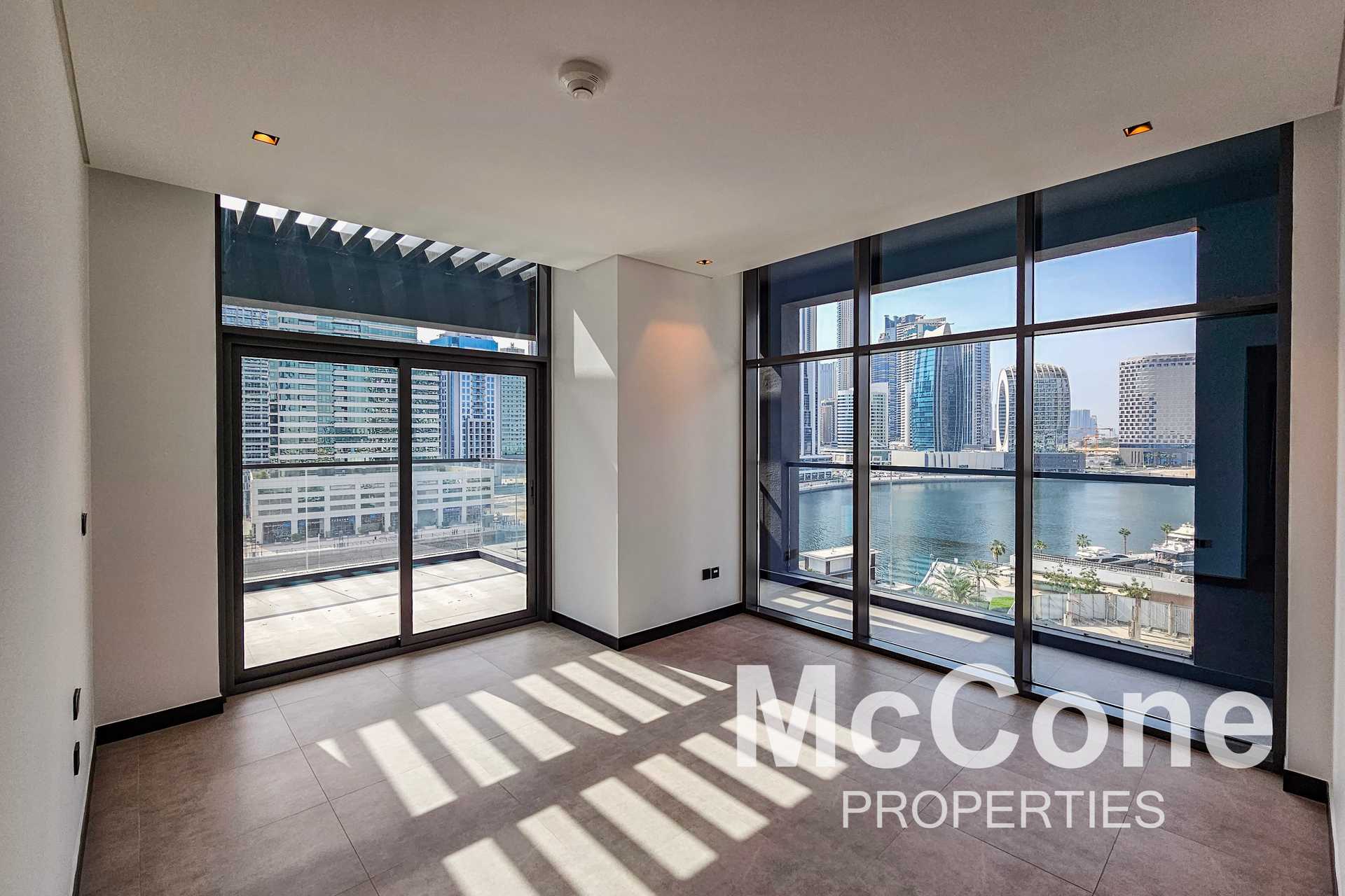 Condominium in Dubai, Dubai 12194506