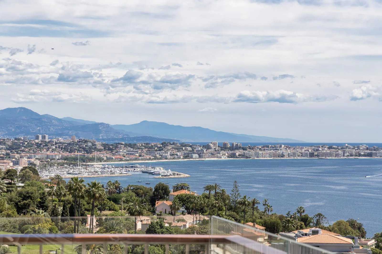 Кондоминиум в Cannes, Provence-Alpes-Côte d'Azur 12195395