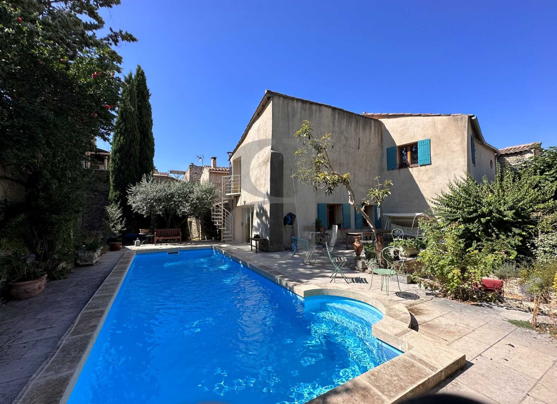 Talo sisään Mazan, Provence-Alpes-Cote d'Azur 12195410