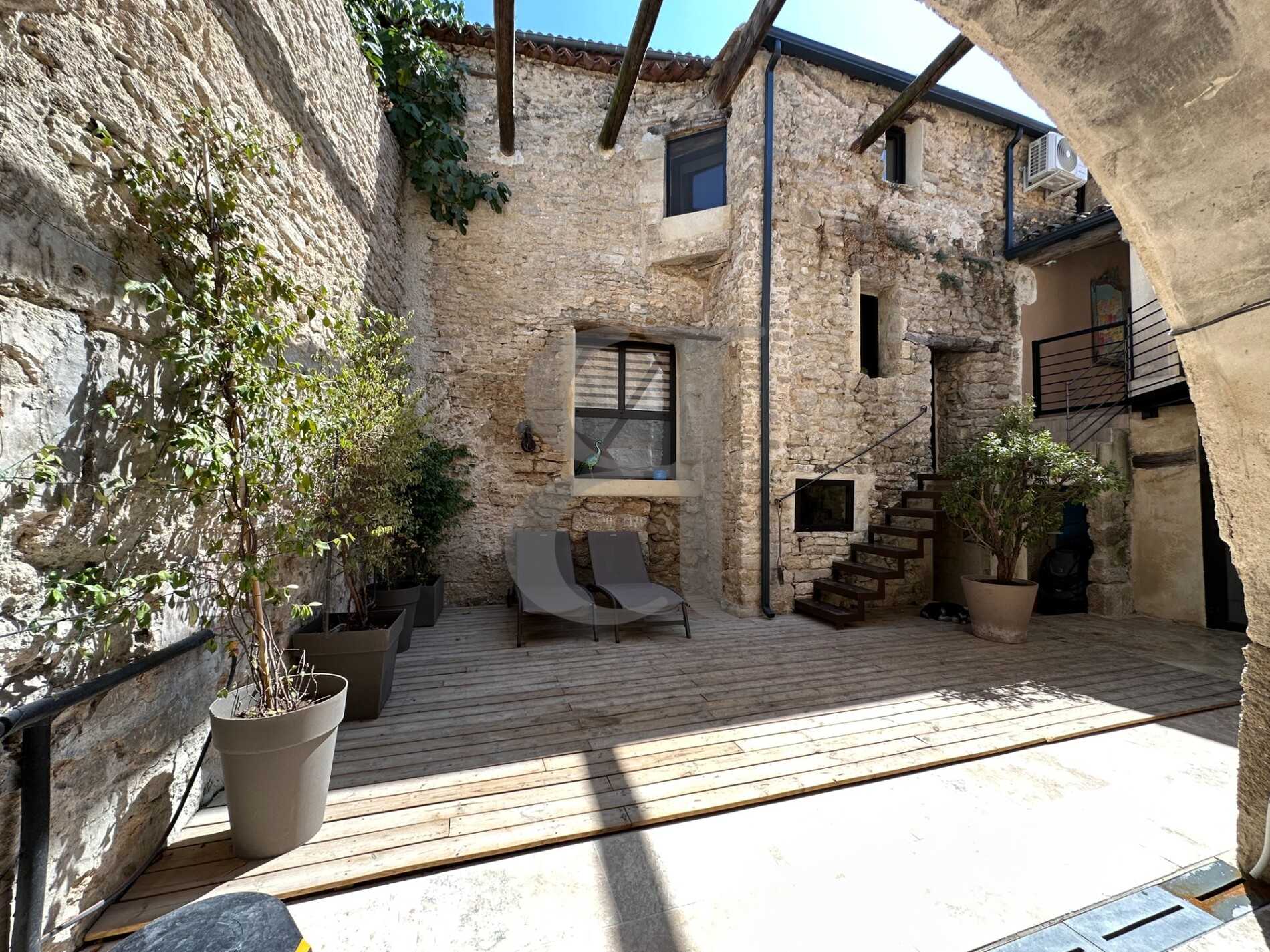 House in Bonnieux, Provence-Alpes-Cote d'Azur 12195412