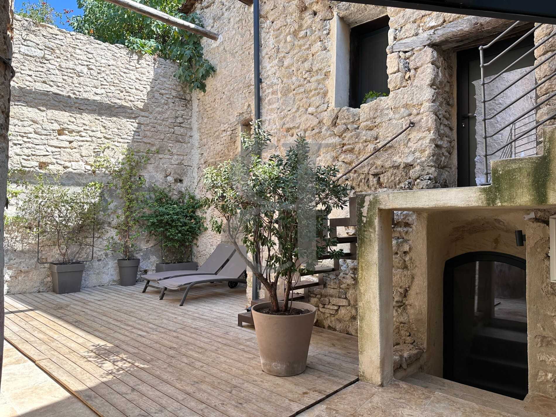 Huis in Bonnieux, Provence-Alpes-Côte d'Azur 12195412