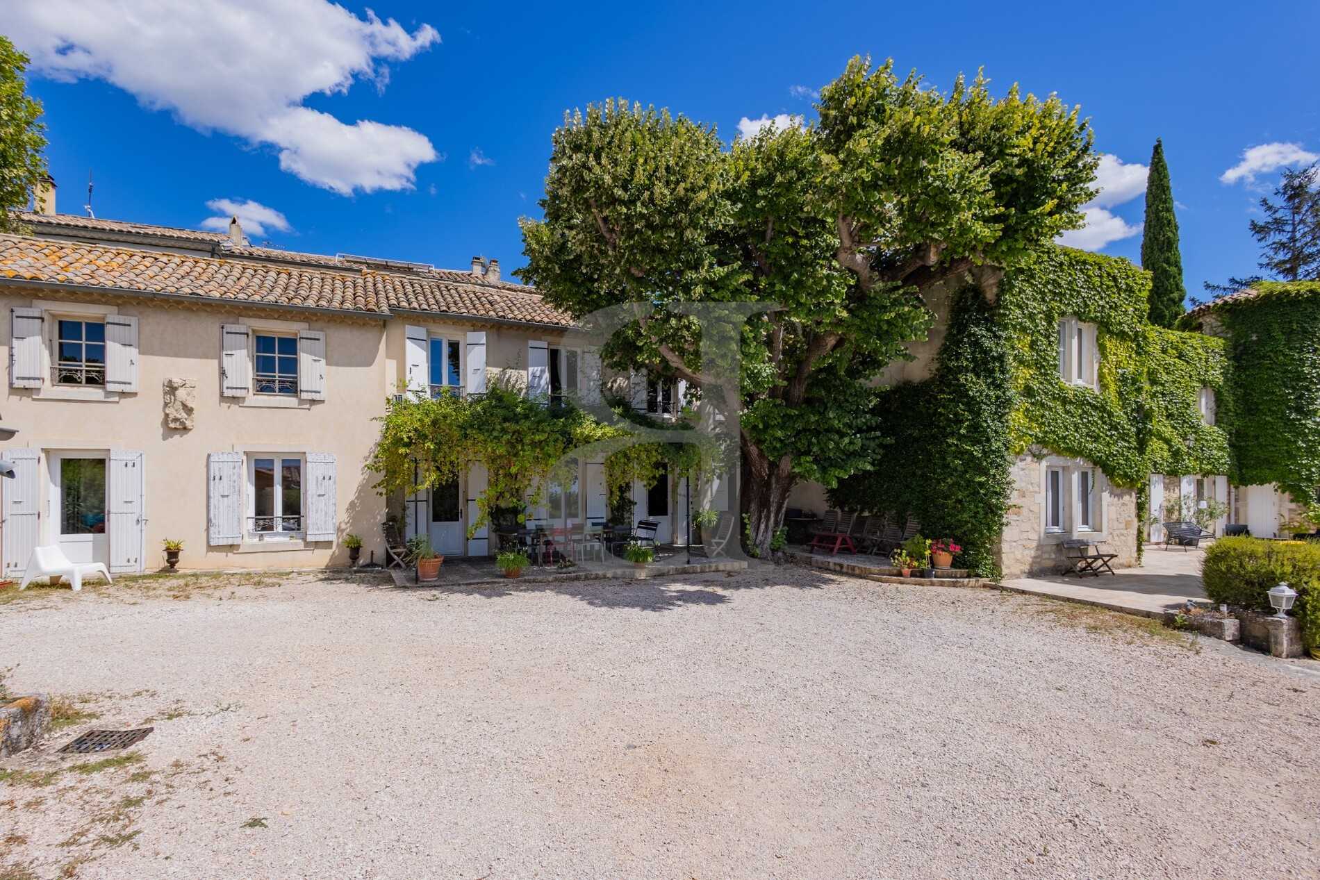 Rumah di Visan, Provence-Alpes-Cote d'Azur 12195422