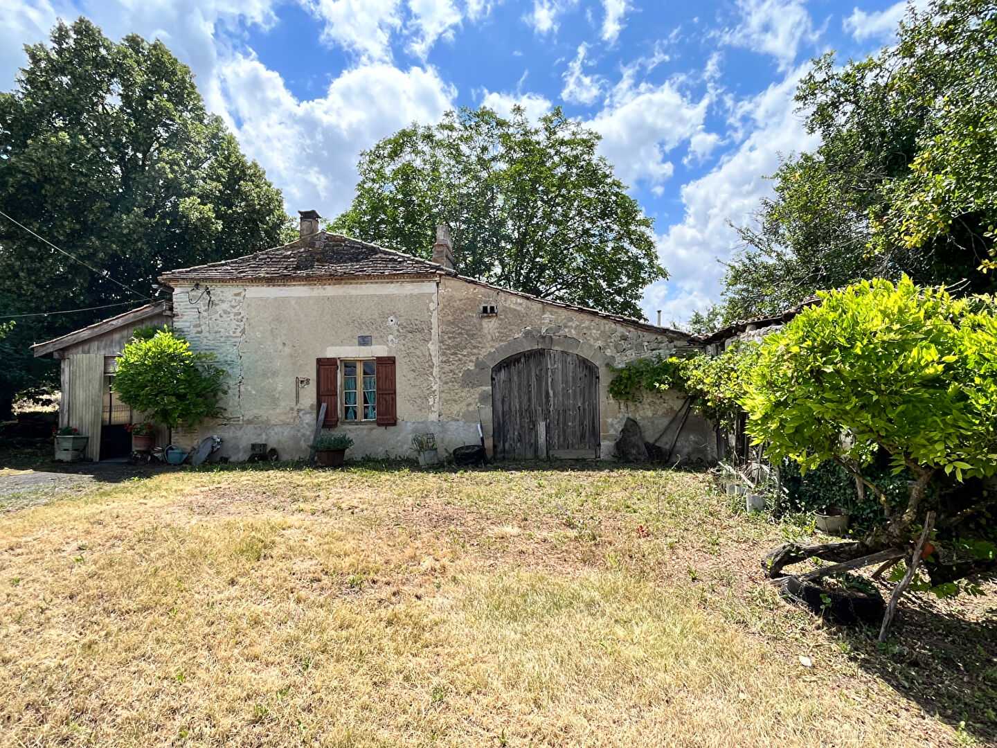 casa en Monbahus, Nouvelle-Aquitaine 12195423