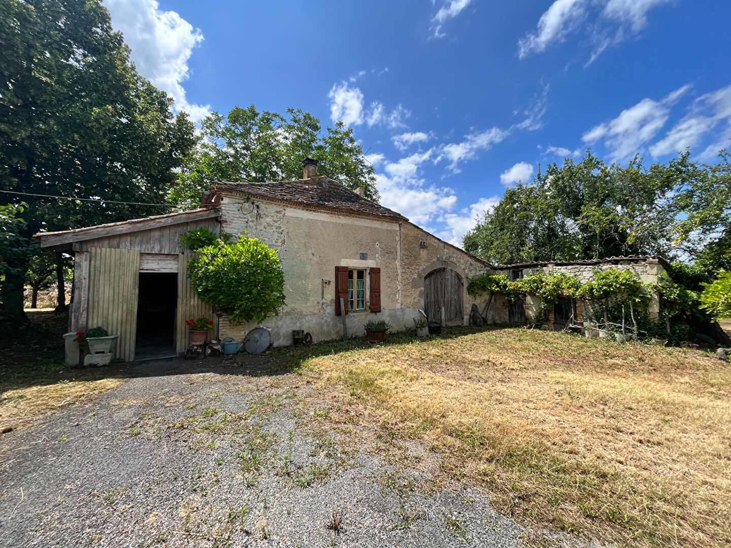 House in Monbahus, Nouvelle-Aquitaine 12195423