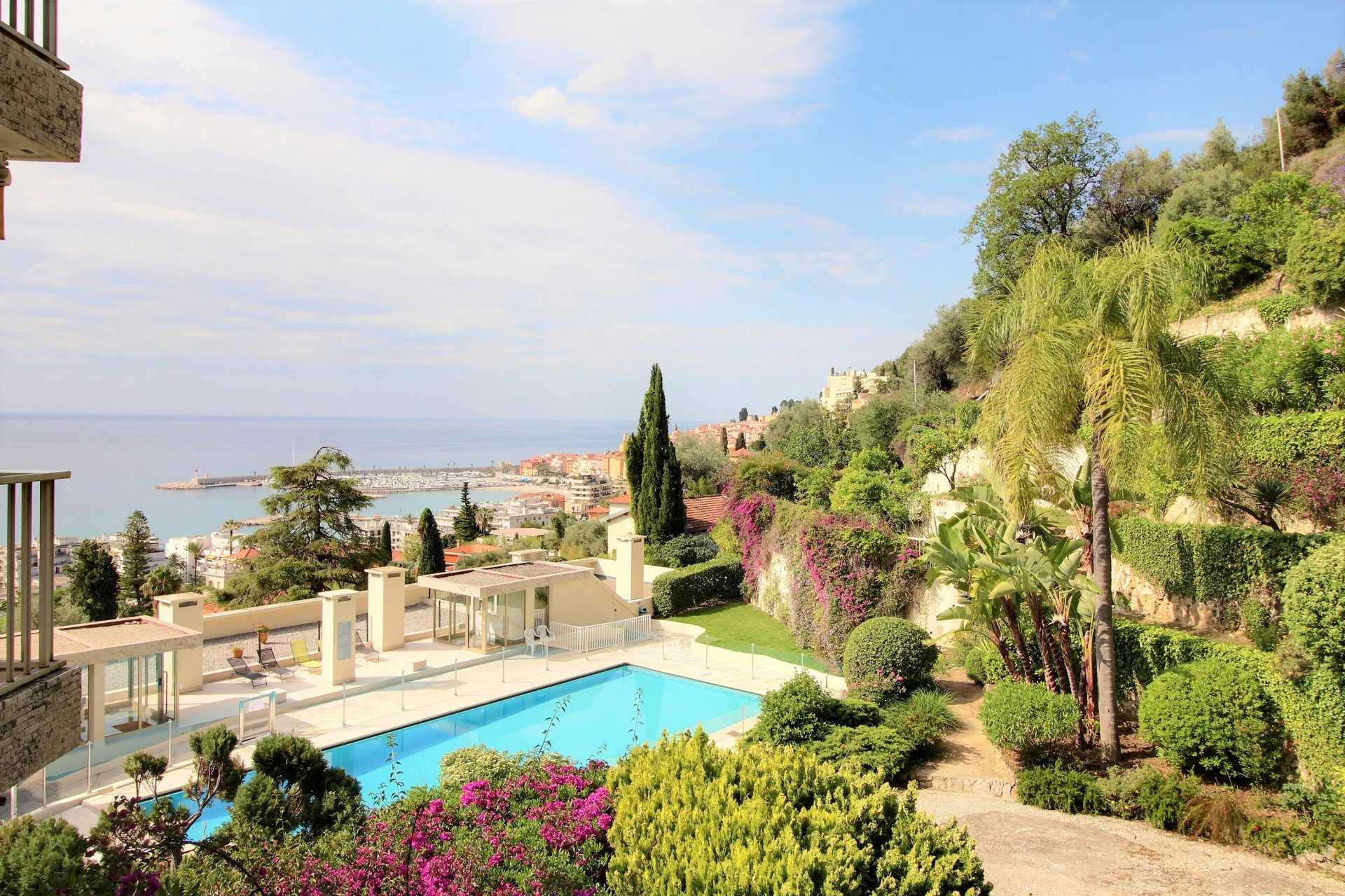 Condominium in Menton, Provence-Alpes-Cote d'Azur 12195446