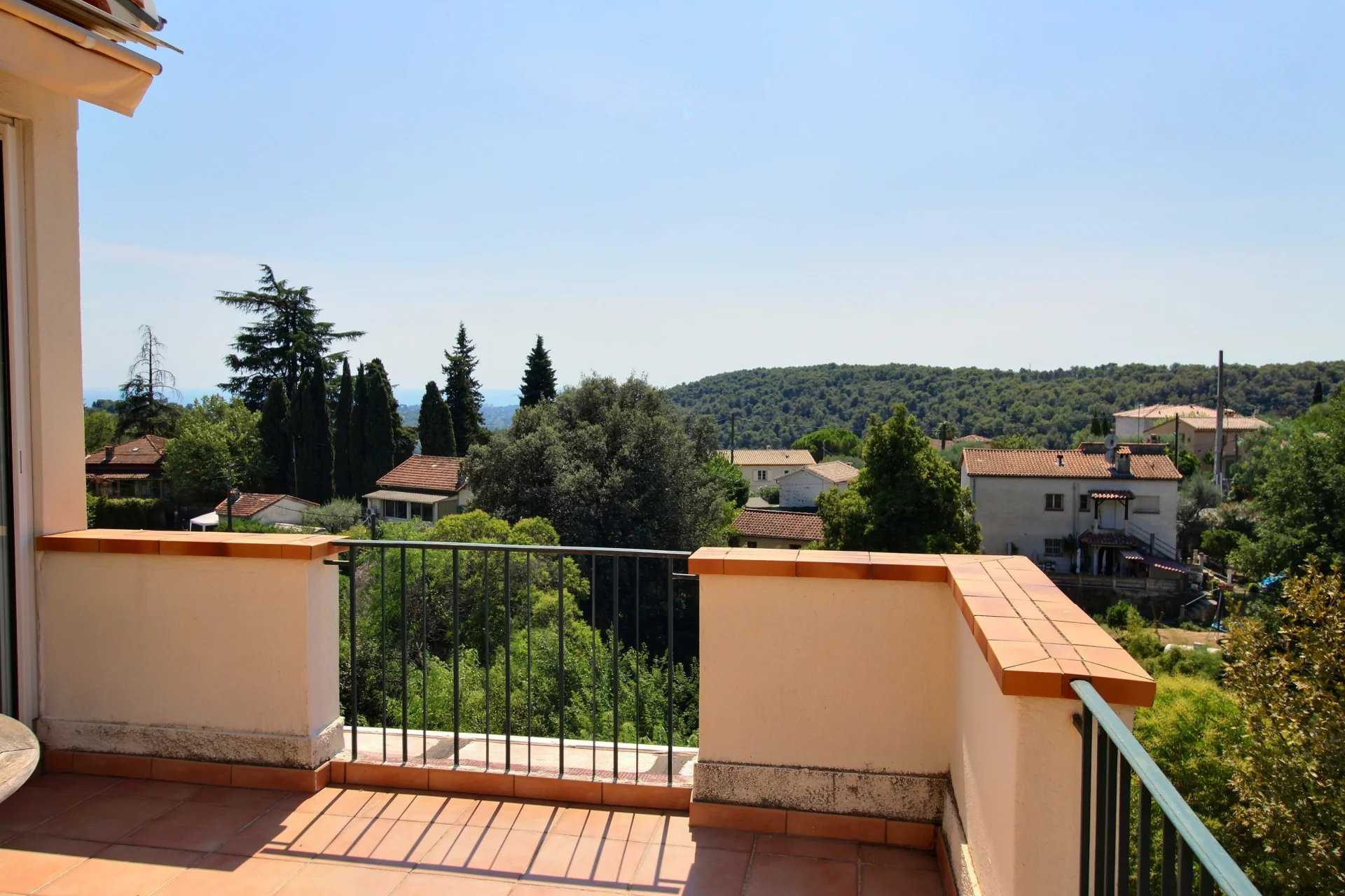 Condominium in Vence, Provence-Alpes-Cote d'Azur 12195457