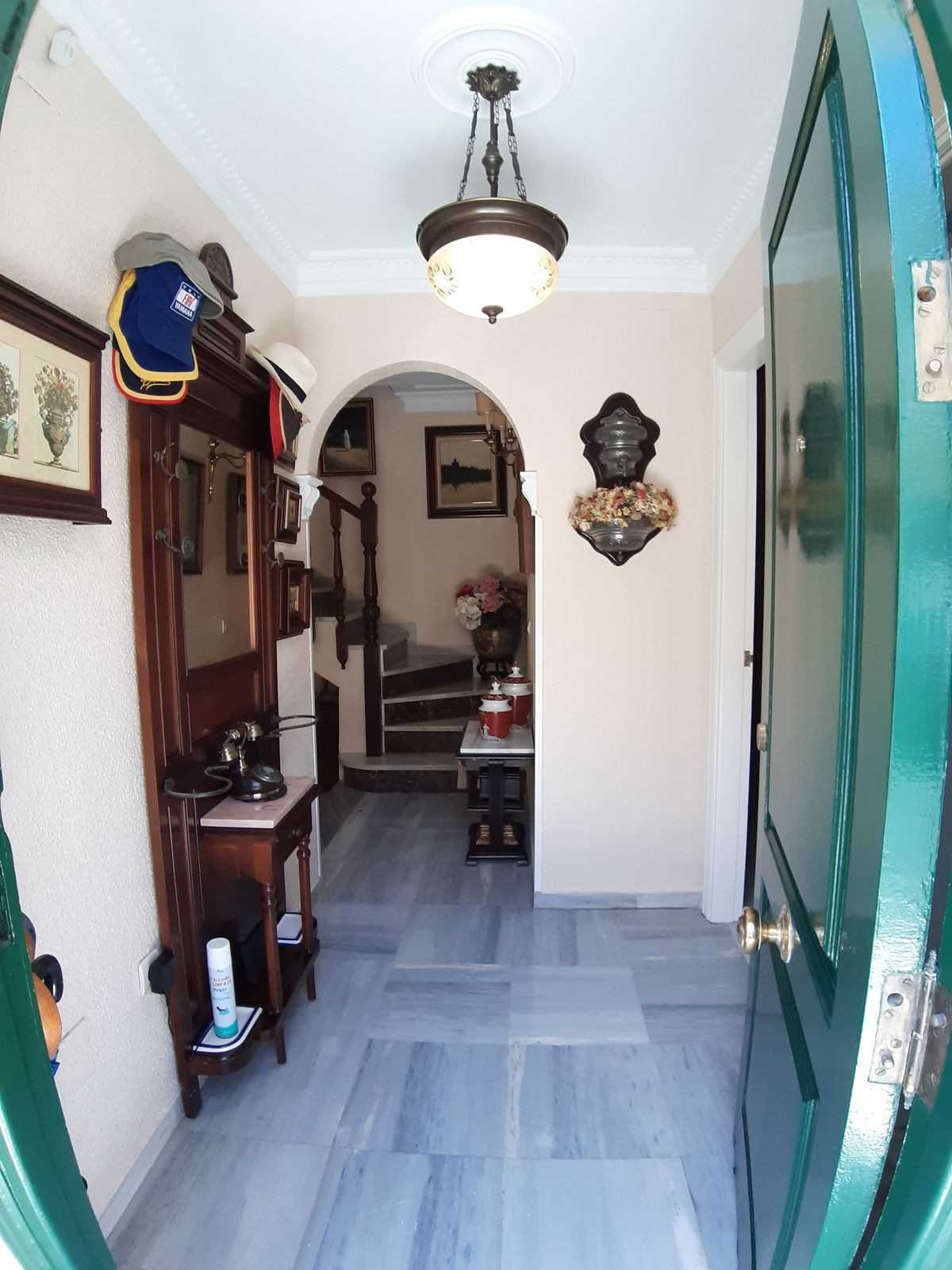 House in Fuengirola, Andalusia 12195509