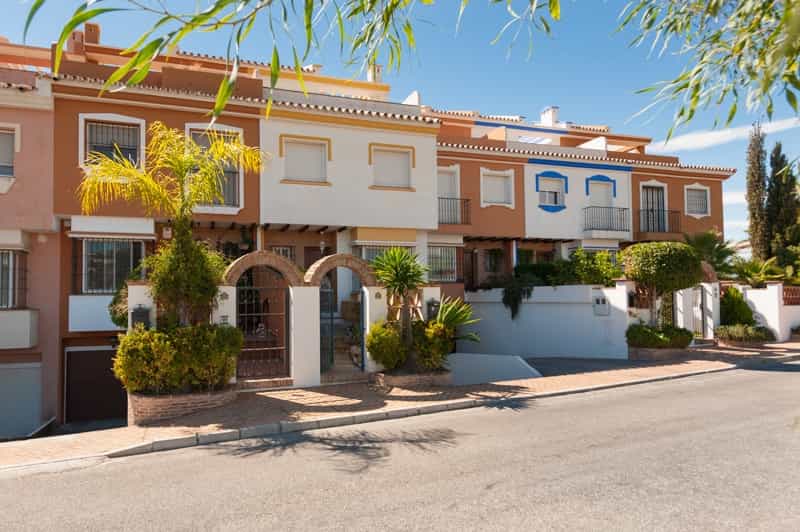 House in Marbella, Andalusia 12195582