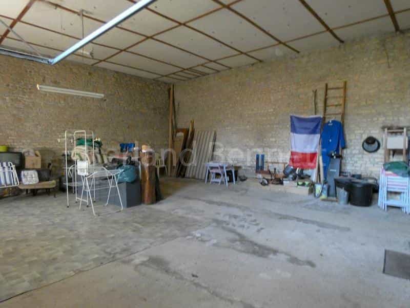 Casa nel Lezay, Nouvelle-Aquitaine 12195618