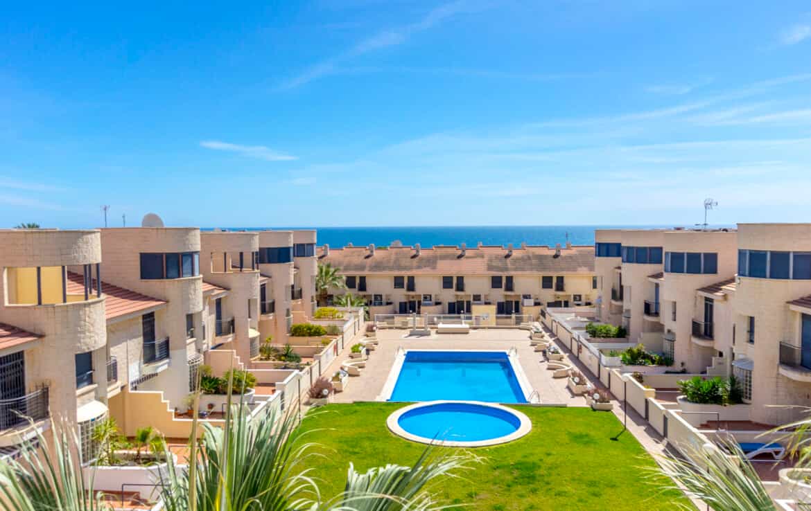 Condominium dans Cabo Roig, Comunidad Valenciana 12195691