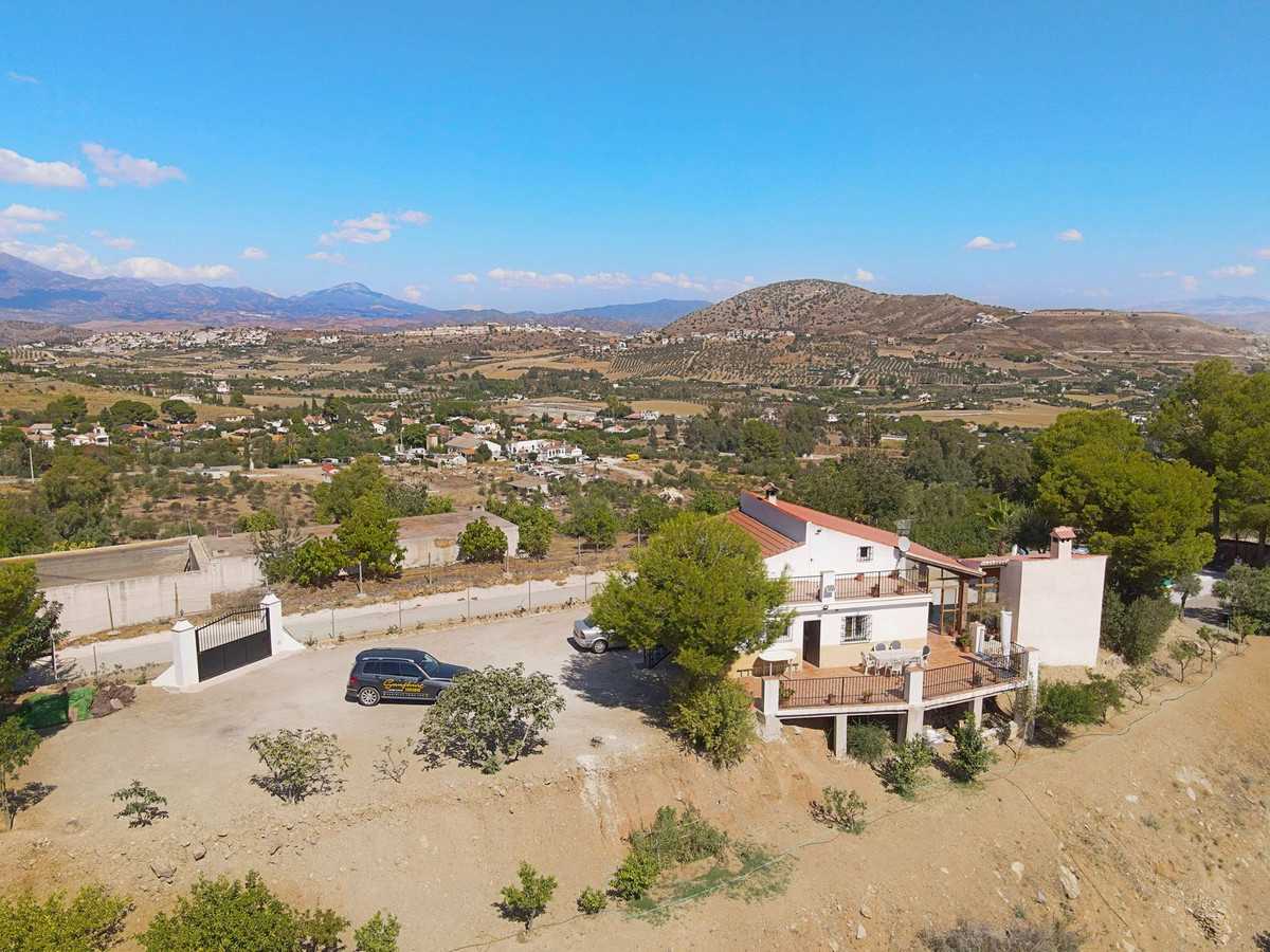 жилой дом в Alhaurín el Grande, Andalusia 12195703