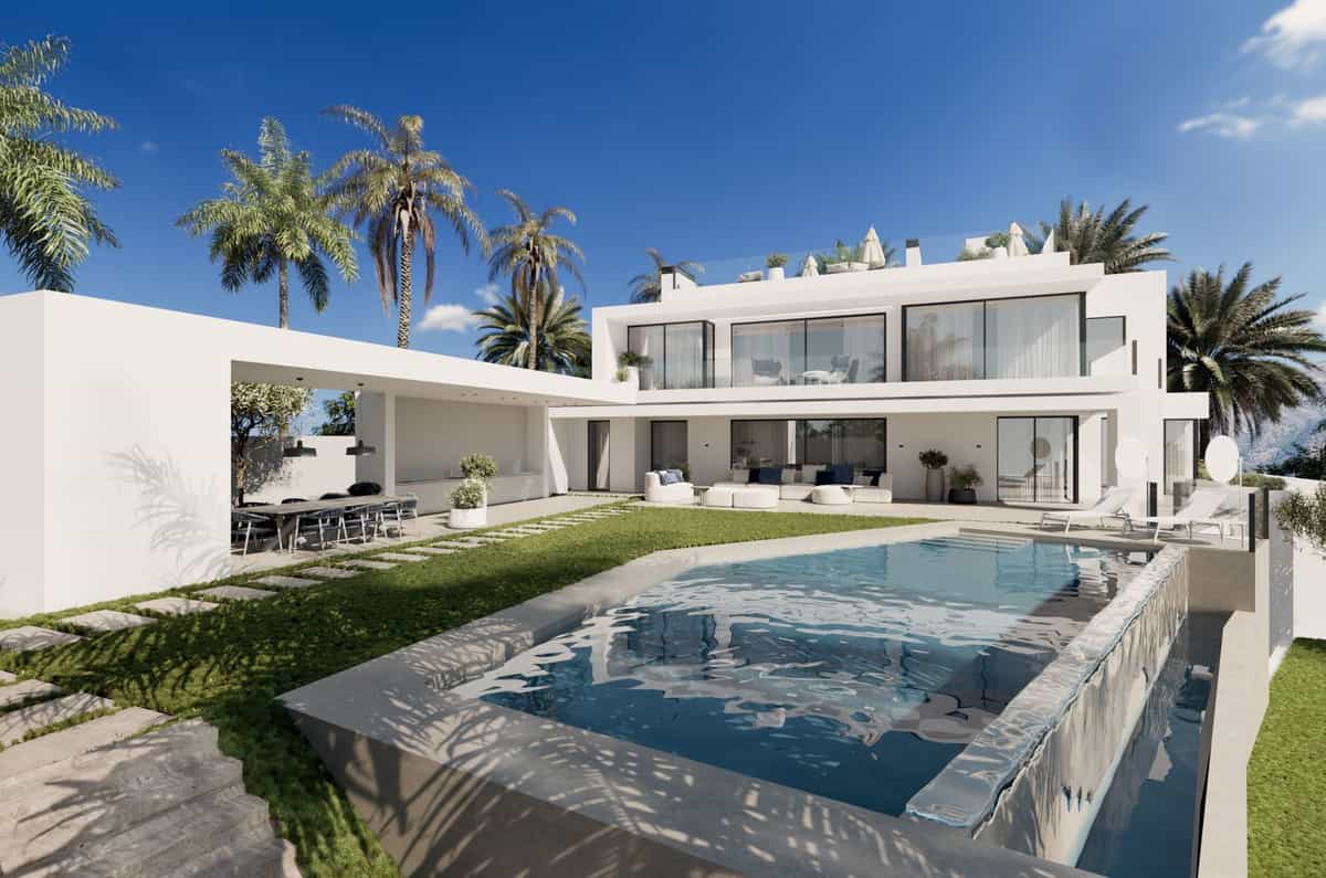 House in Marbella, Andalusia 12195821