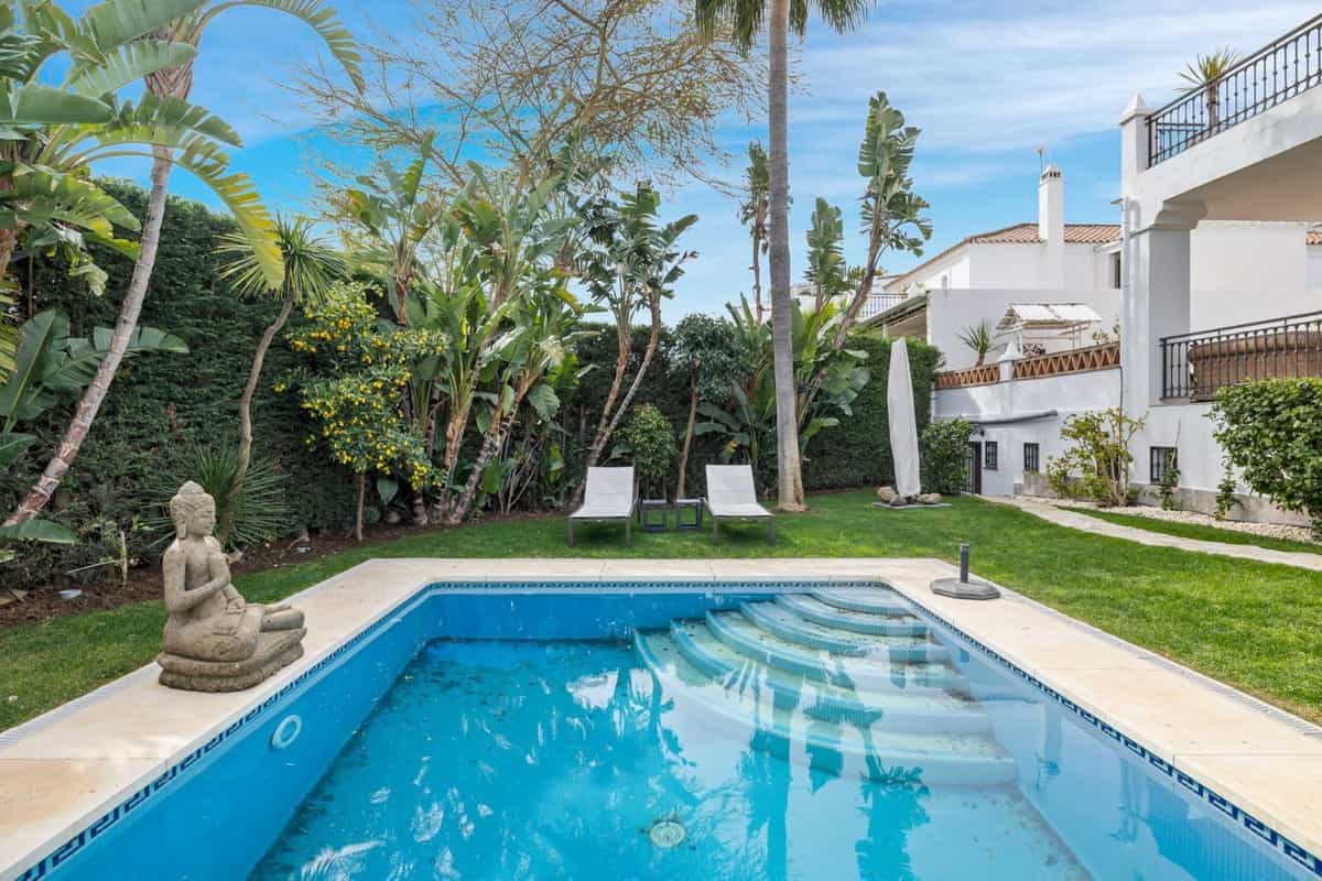 House in Marbella, Andalucía 12196008