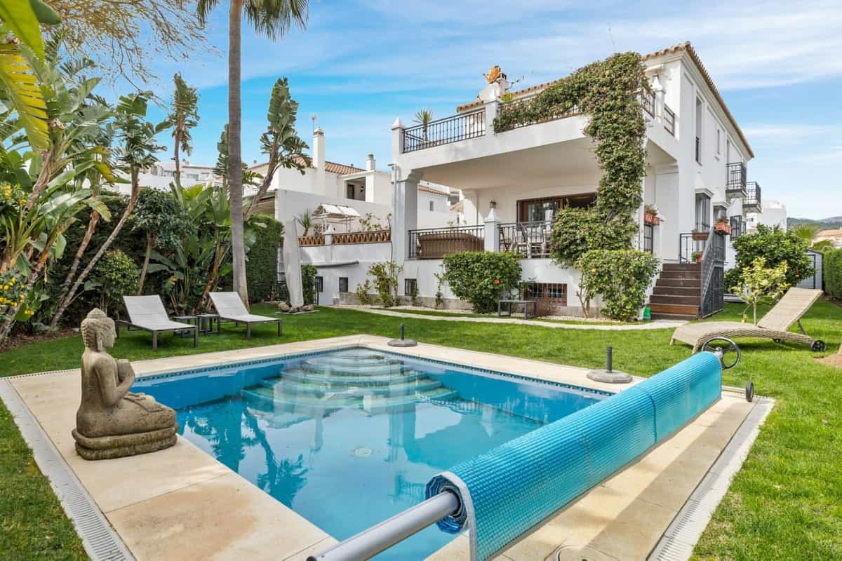 House in Marbella, Andalusia 12196008