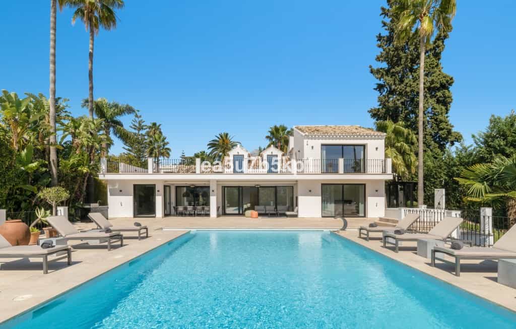 House in Marbella, Andalusia 12196015
