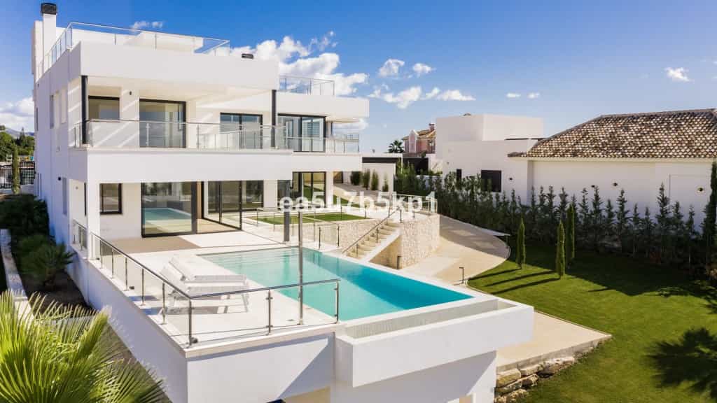 rumah dalam Marbella, Andalusia 12196017