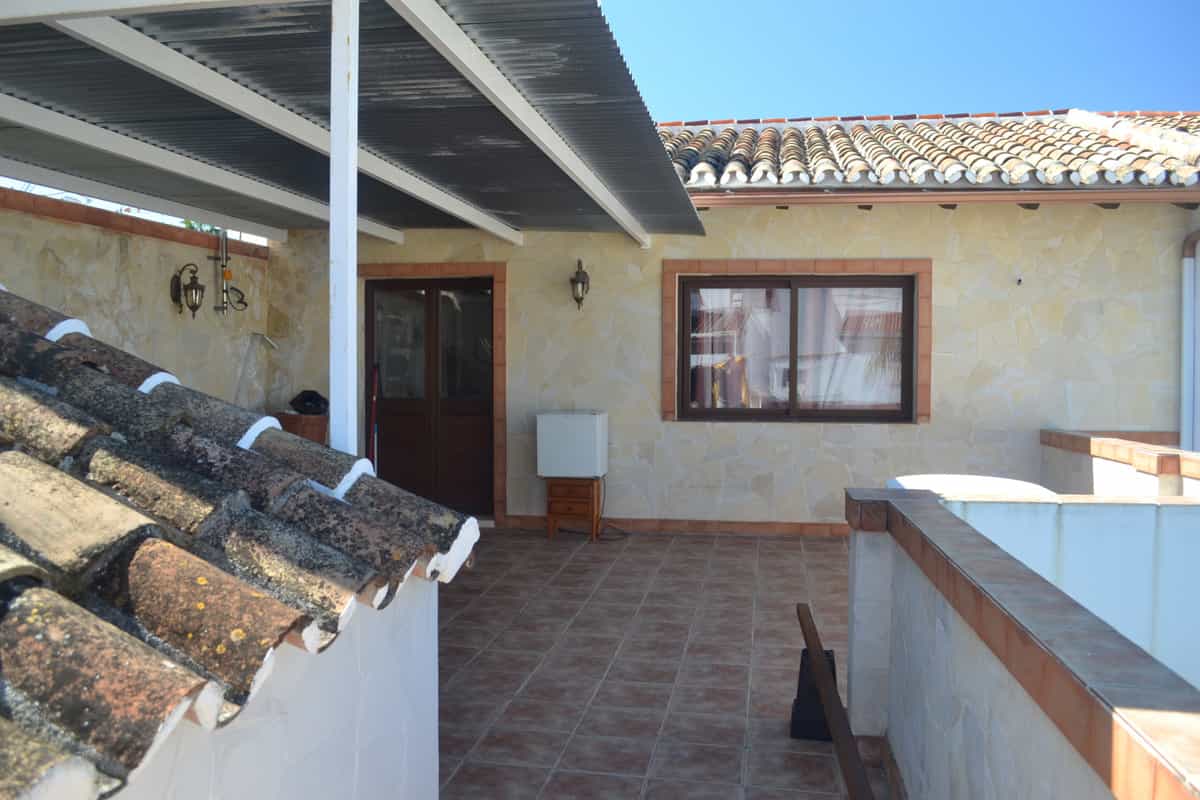 жилой дом в Alhaurín el Grande, Andalusia 12196068