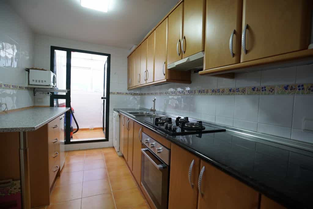 Condominium in Marbella, Andalusia 12196113