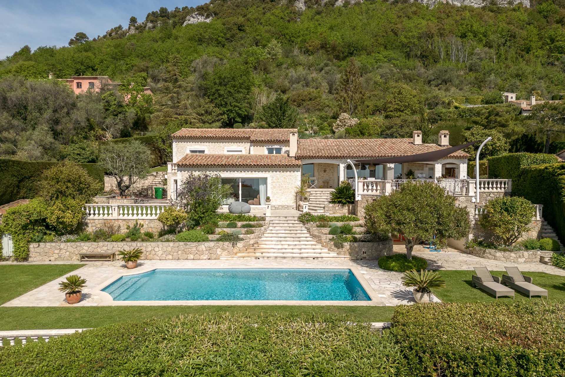 Hus i Tourrettes-sur-Loup, Provence-Alpes-Cote d'Azur 12196131