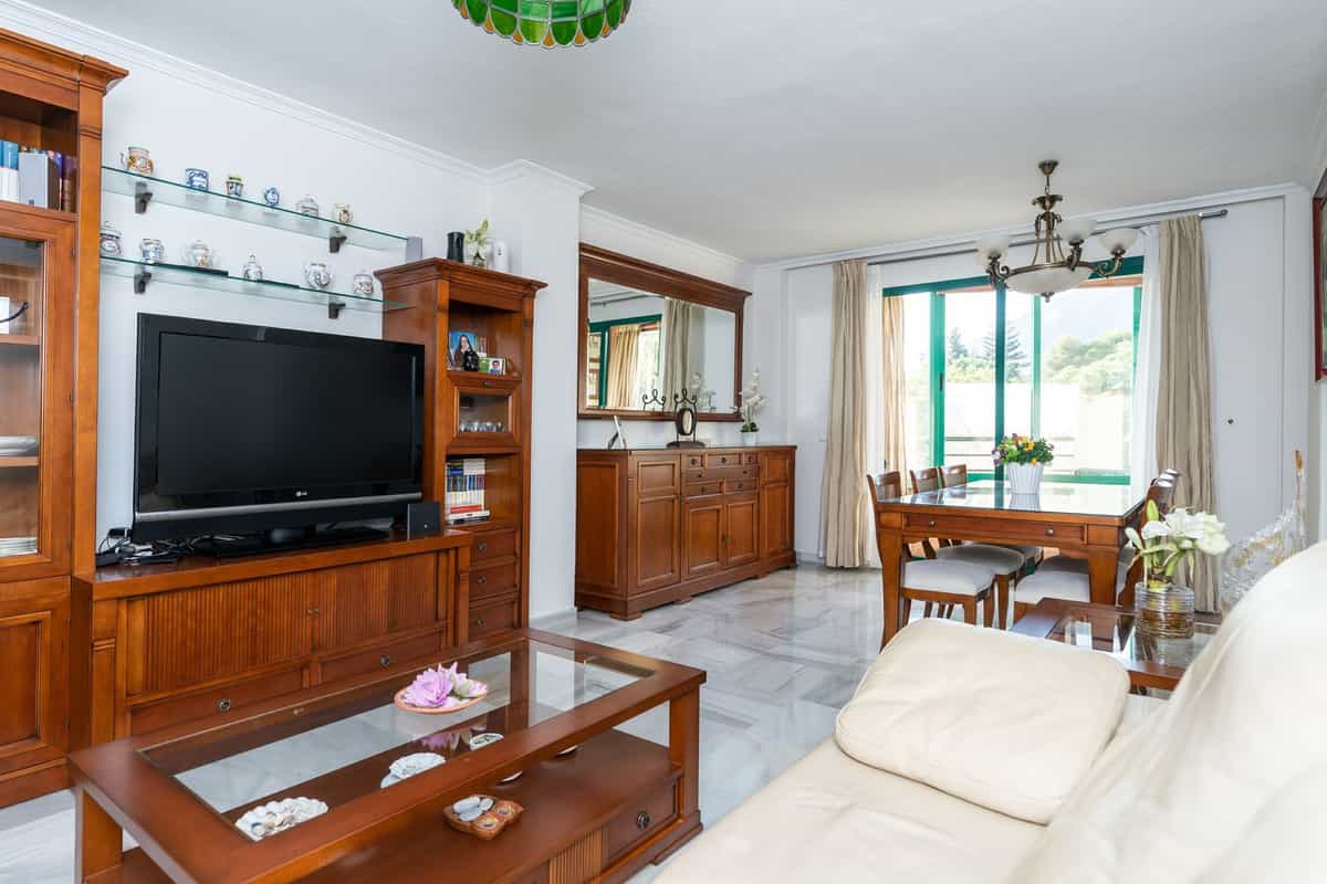 Condominium in Marbella, Andalusia 12196174