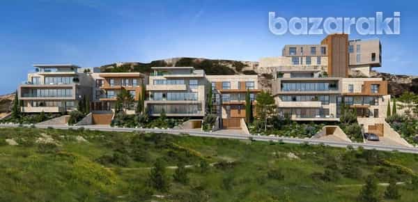 Condominium in Agios Tychon, Limassol 12196258