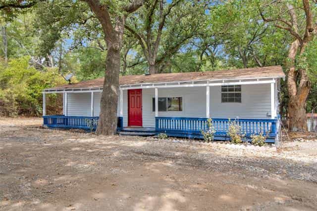 House in Gordonville, Texas 12197028