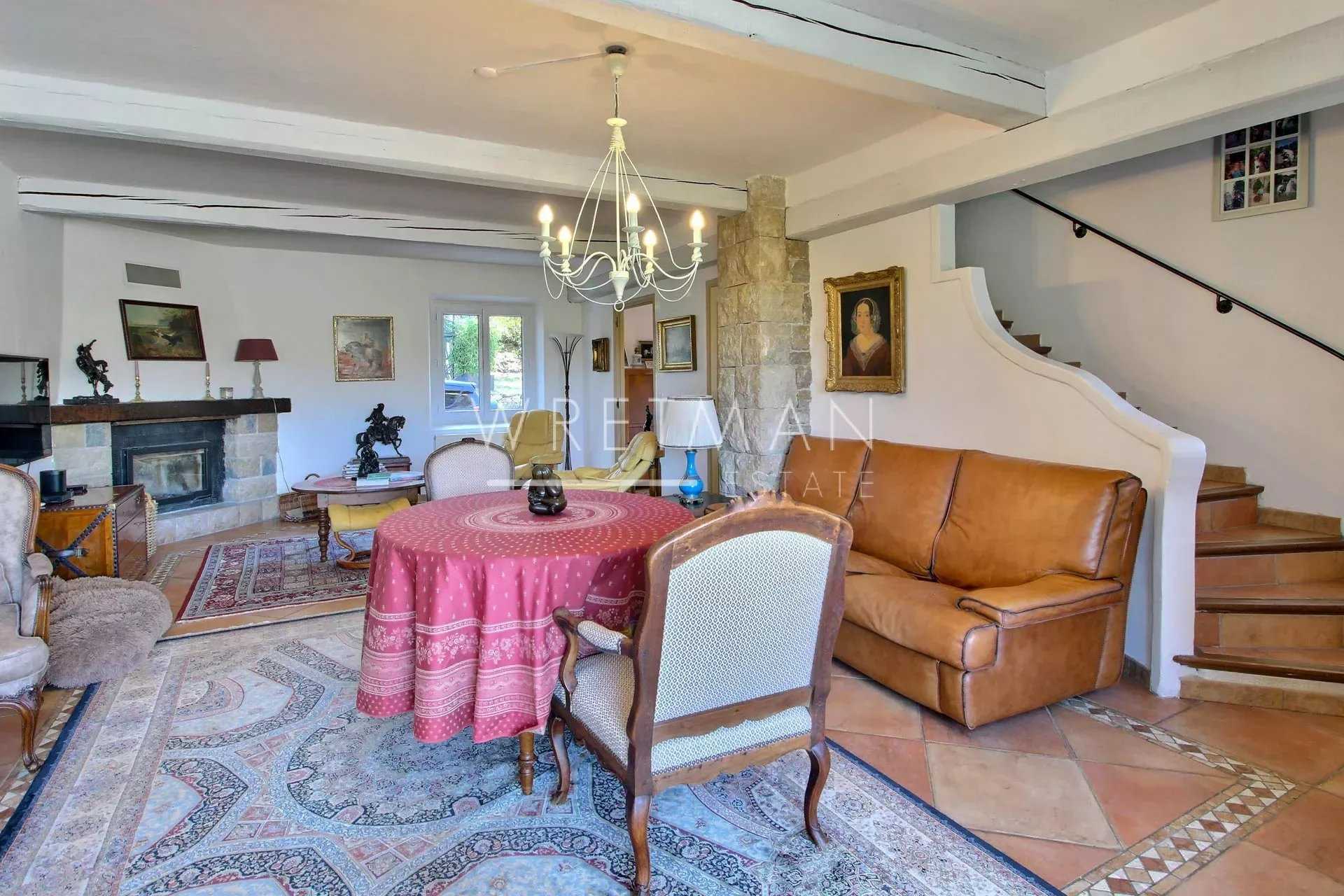 rumah dalam Fayence, Provence-Alpes-Côte d'Azur 12197157