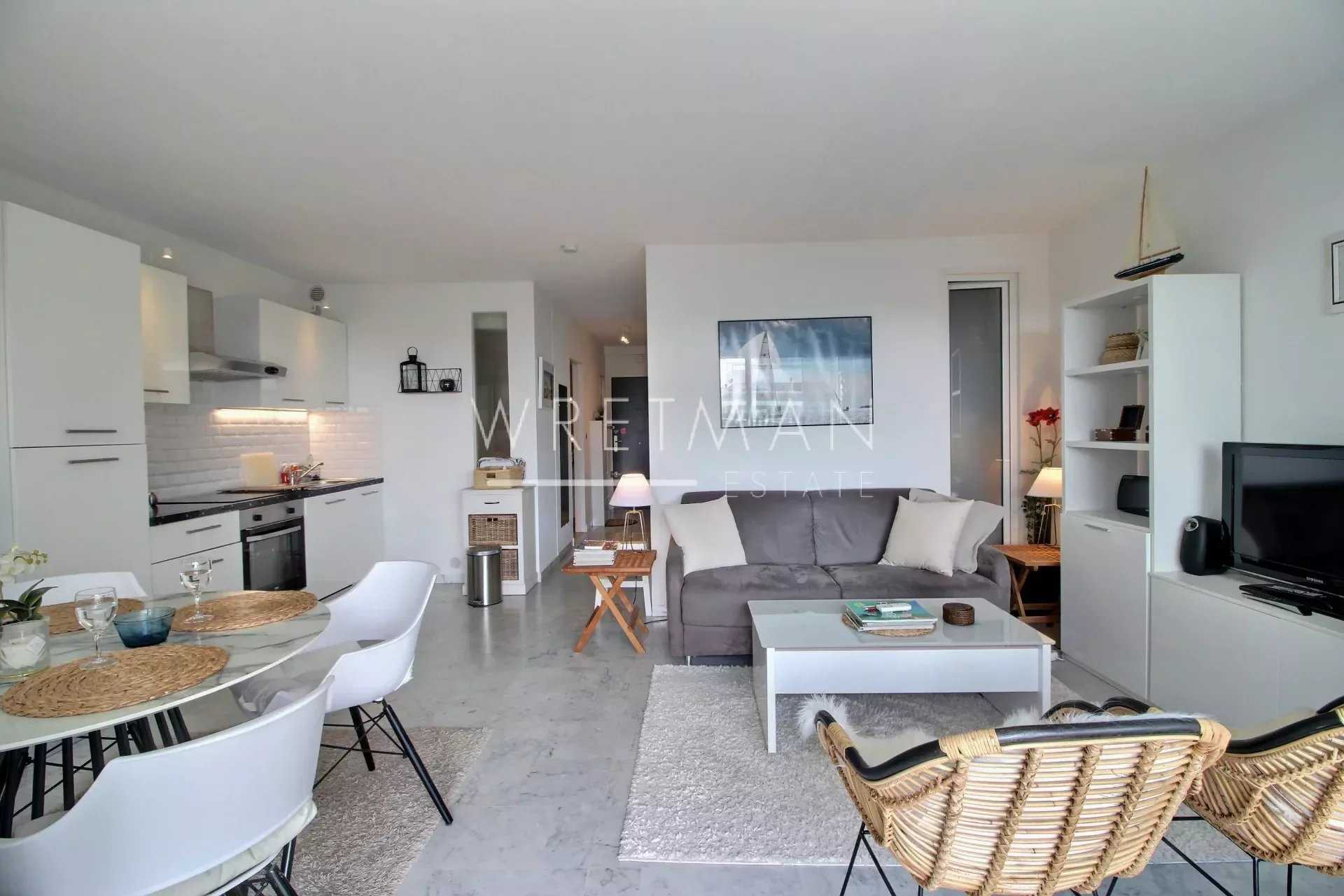 公寓 在 胡安莱潘, 普罗旺斯-阿尔卑斯-蓝色海岸 12197162