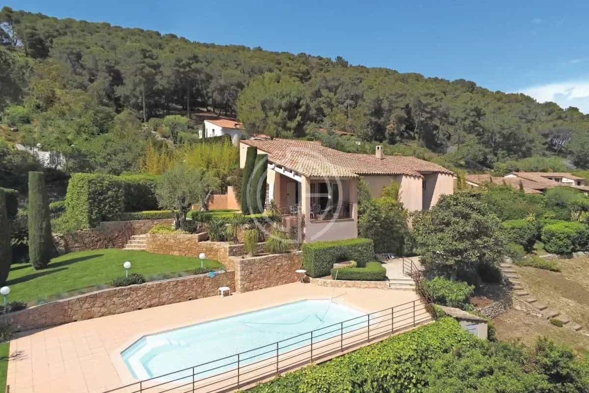 House in Vallauris, Provence-Alpes-Cote d'Azur 12197263