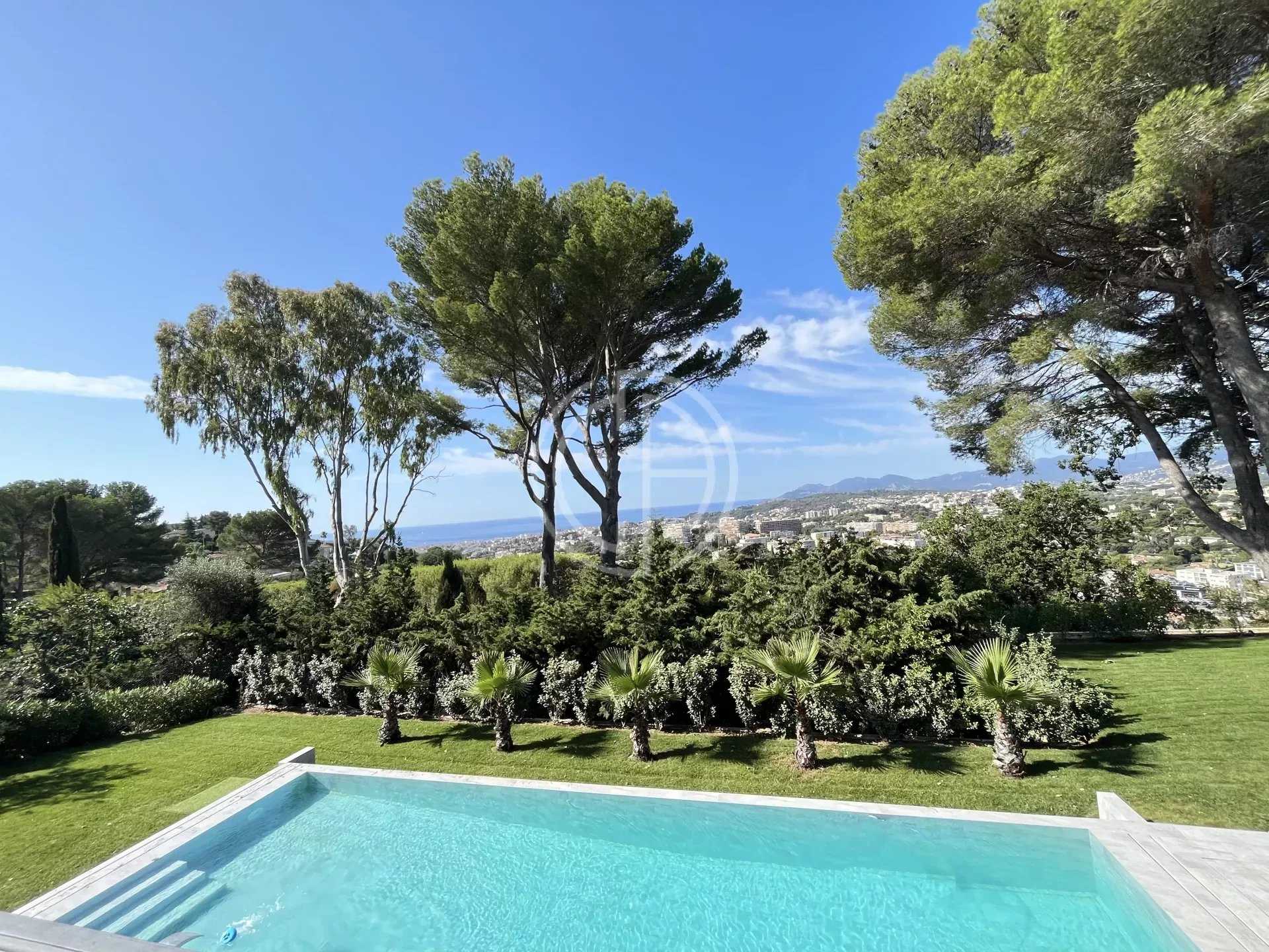 House in Cannes, Provence-Alpes-Cote d'Azur 12197267